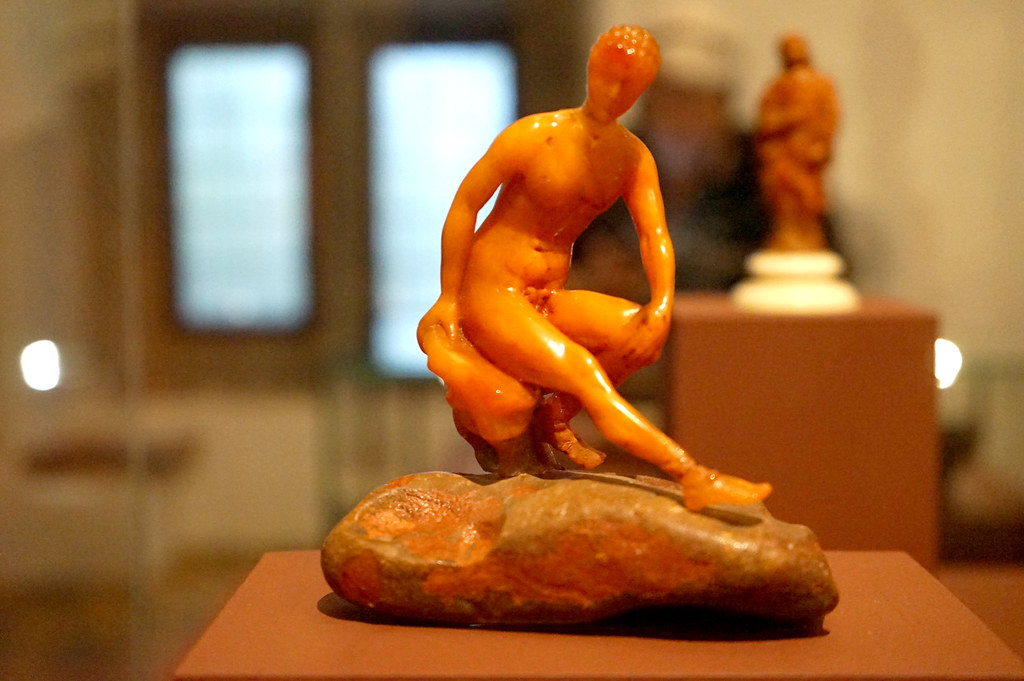 Sculpture de mercure dans la collection d'art en ambre du Chateau de Malbork.