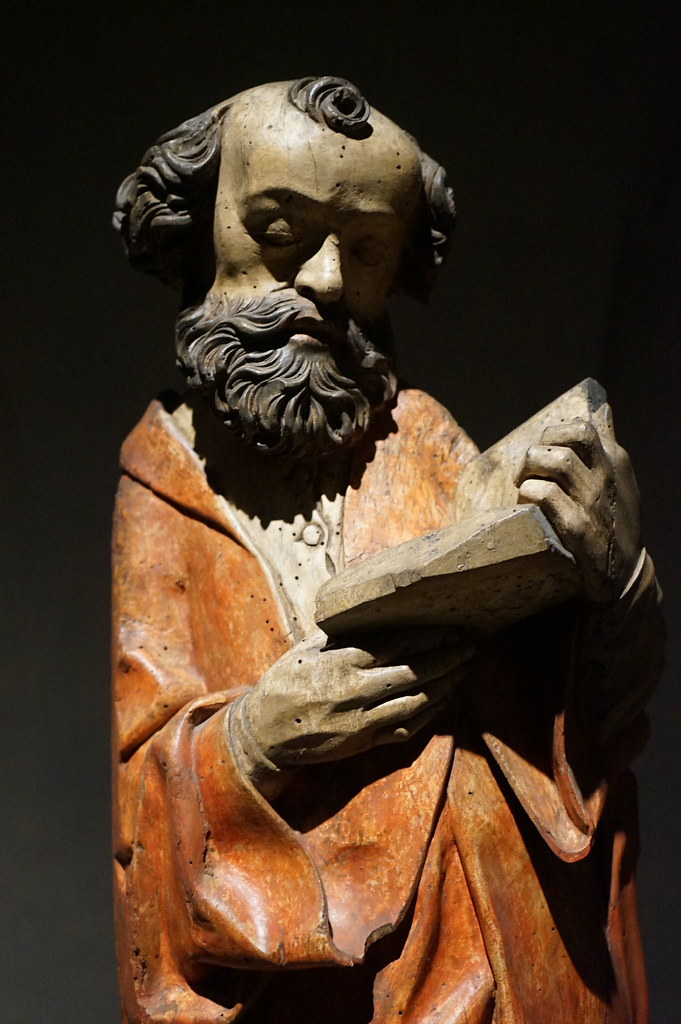 Statue de Saint Pierre dans la collection d'art gothique.
