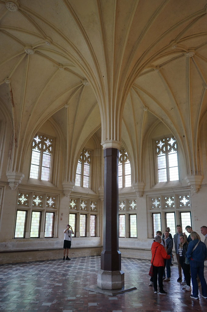 Colonne du salon d'été dans le Palais des Grands Maîtres.