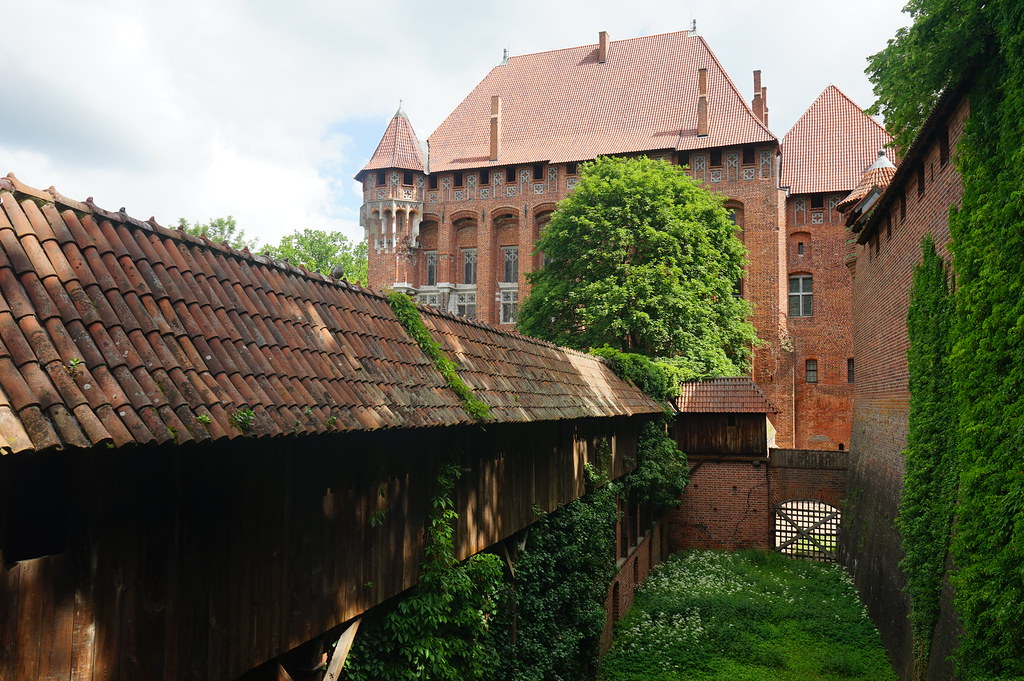 Vue sur le Palais des Grands Maitres.