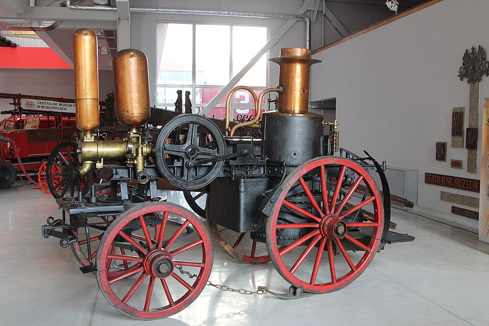 Véhicule de pompiers à vapeur dans le Musée des pompiers à Myslowice - Photo de Pnapora - Licence ccbysa 4.0