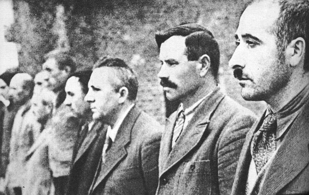Prisonniers du Fort VII dans la forêt de Barbarka à Torun, certains seront exécutés par les Allemands.