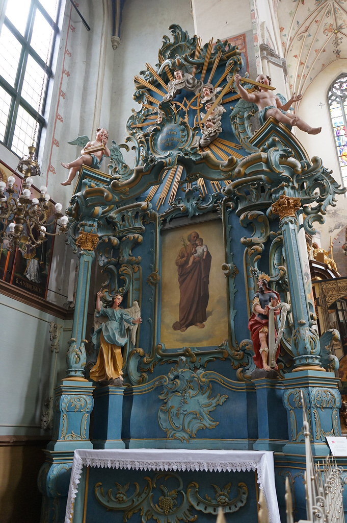 Autel rococo dédié à Saint Joseph et Jésus à la surprenante couleur bleue de la Cathédrale Saints-Jean (Saints-Jean-Baptiste-et-Saint-Jean-l'Évangéliste) de Torun.