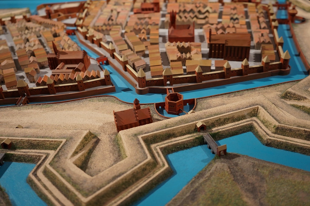 Maquette des fortifications de Torun au 17e siècle avec ses fosses.