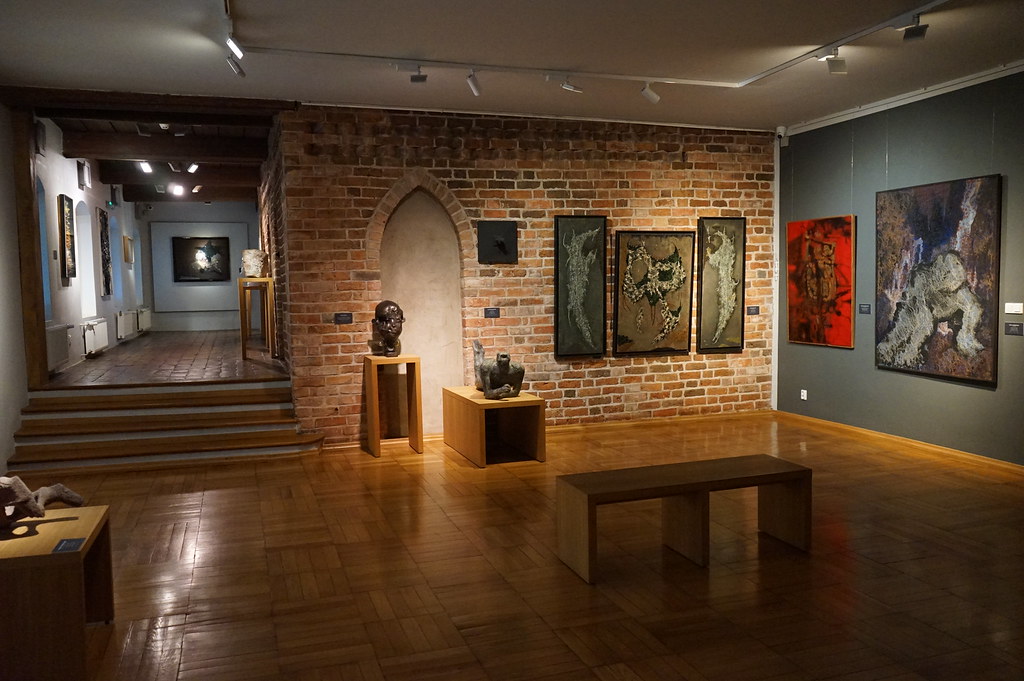 Collection d'art contemporain au Musée de l'Hotel de Ville de Torun.