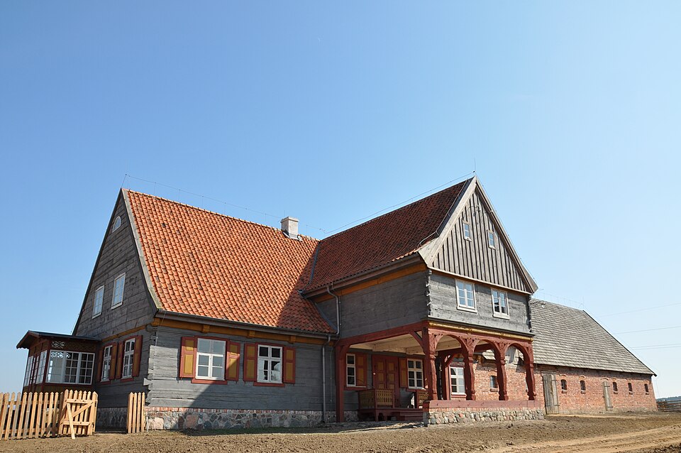 Ferme mennomite dans le Musée ethnographique Olenderski Park Etnograficzny à Wielka Nieszawka près de Torun - Photo d'Olebart - Licence ccbysa 4.0