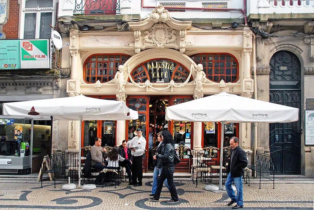 > Café Majestic dans le quartier de Bolhao à Porto - Photo de António Amen