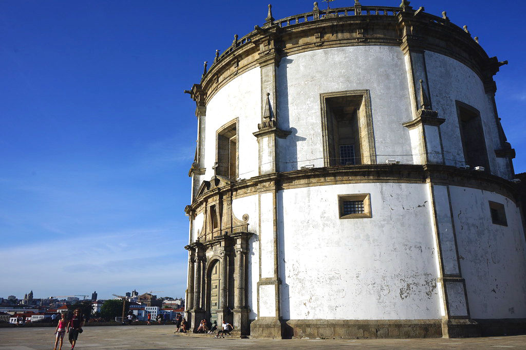 L'impressionnant monastère Mosteiro da Serra do Pilar sur les hauteurs de Porto.