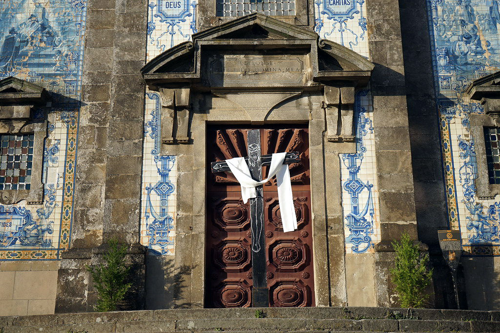 Façade de l'église Santo Ildefonso à Porto.