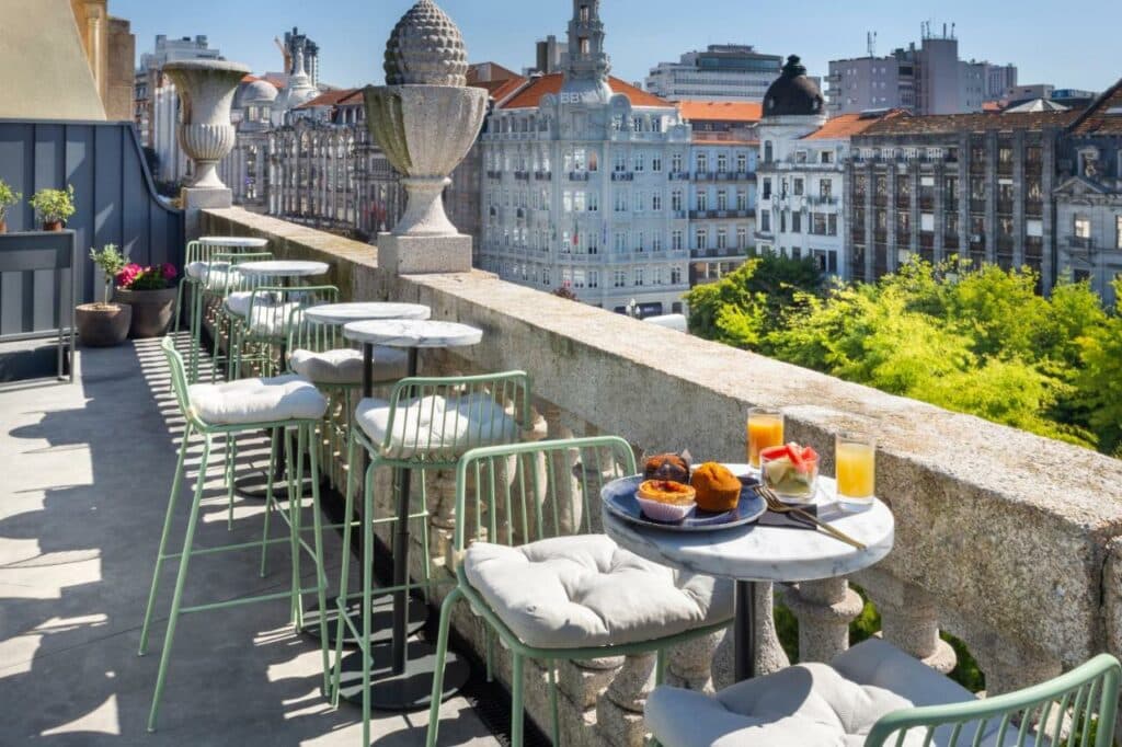 Rooftop de l'hotel One Shot Aliados Goldsmith à Porto.
