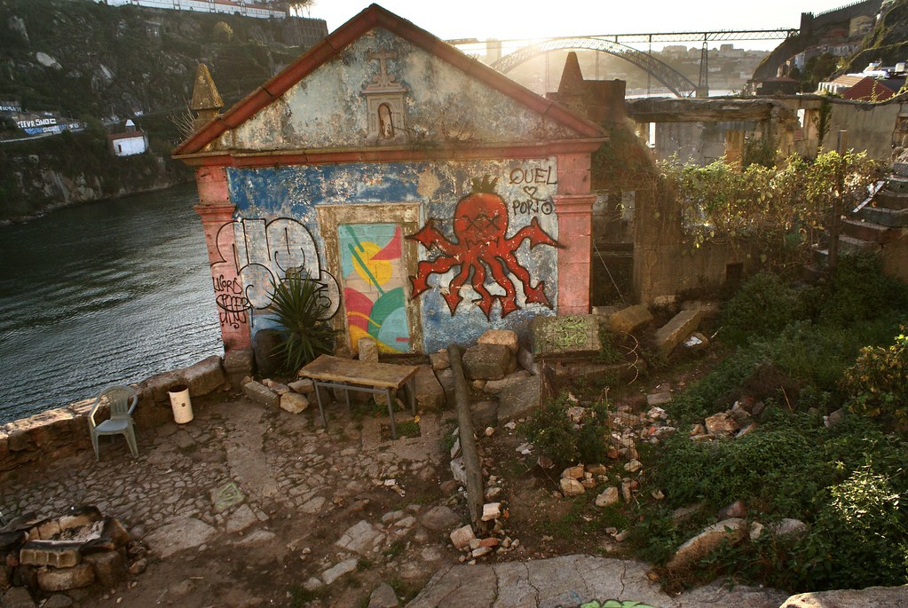 En contrebas du miradouro de Fontainhas à Porto en 2017.