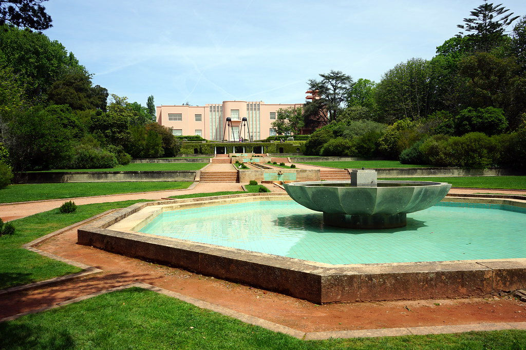 Villa Art Deco dans le jardin du musée Serralves à Porto.