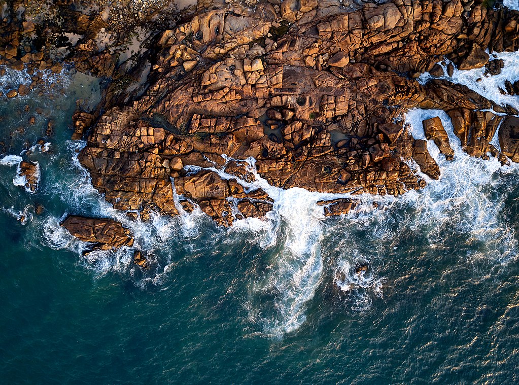 Ocean Atlantique sur une plage de Porto - Photo de Deensel