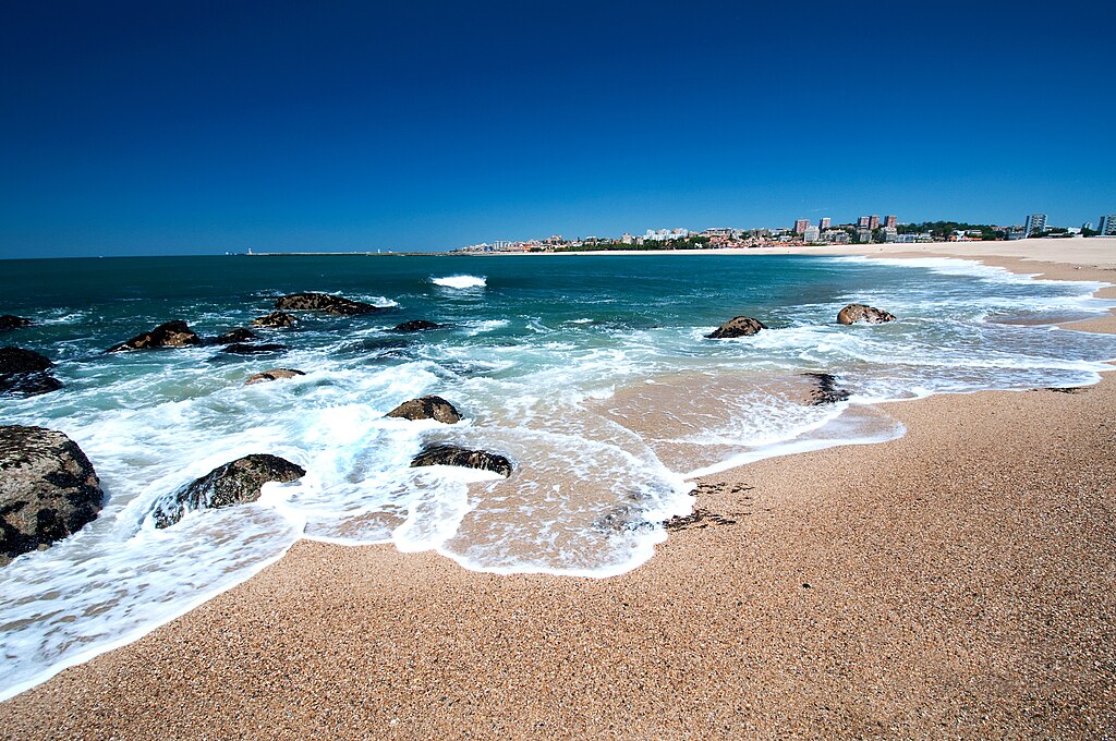 Plage Cabedelo do Douro à Porto côté Vila Nova de Gaia. Photo d'Alex Ristea - Licence ccbysa 2.0