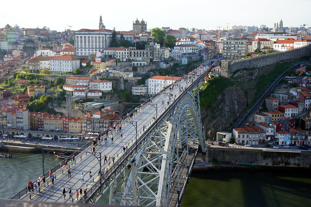 Pont Luis I à Porto : Monument emblématique de la ville et ouvrage d'art assez génial.