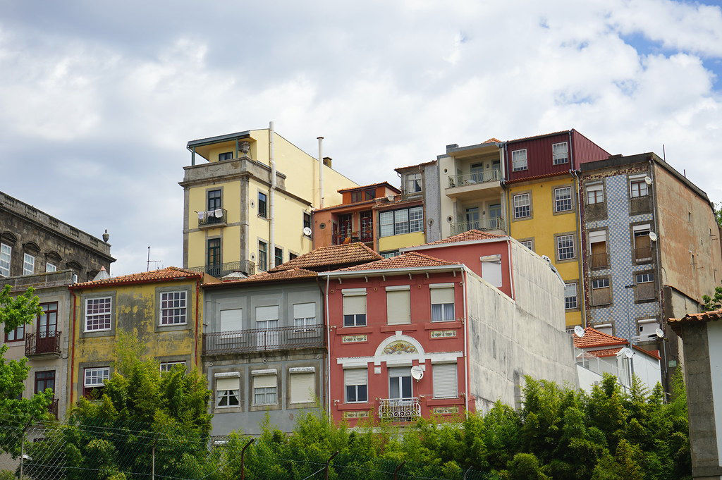 Immeubles colorés du quartier de Cordoaria.