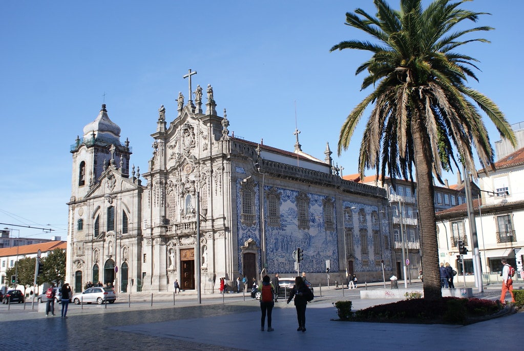 Eglise des Carmes (Igreja do Carmo) dans le quartier de Baixa / Sé à Porto.