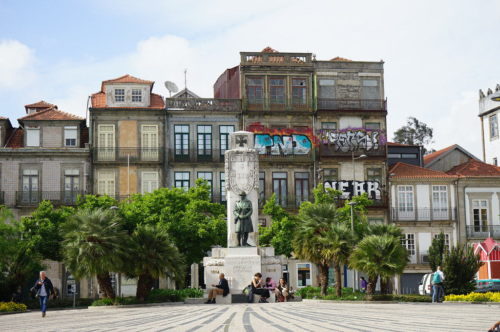 Place de Carlos Alberto.