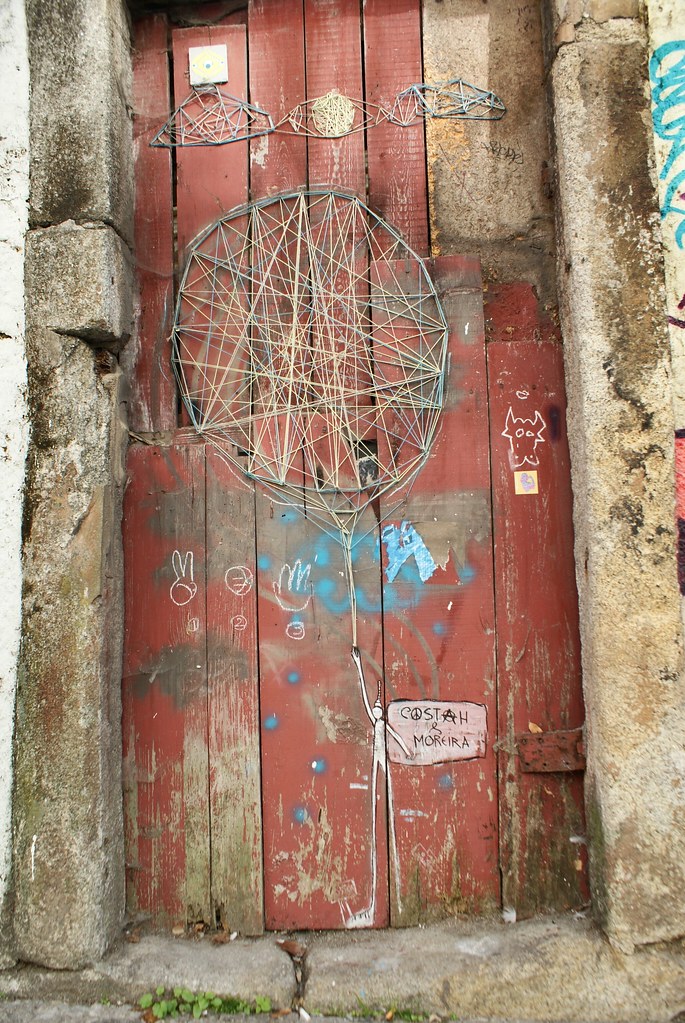 Street art dreamcatcher à Porto.