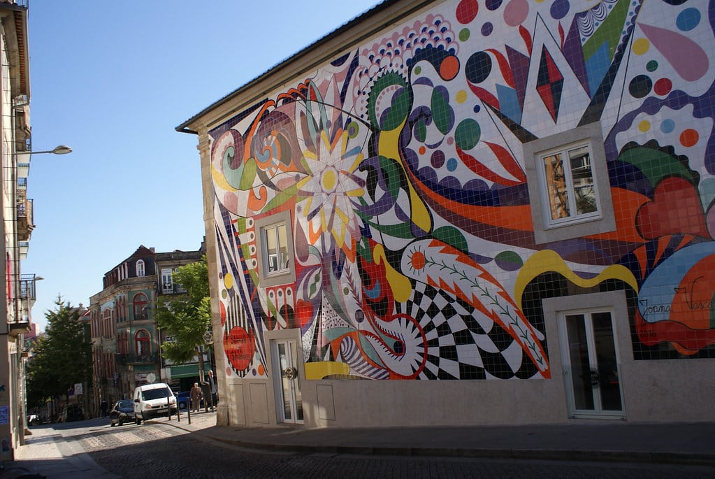 Fresque mosaique street art à Porto.
