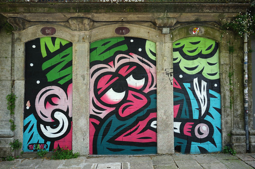 Street art et fumeur de joints à Porto.
