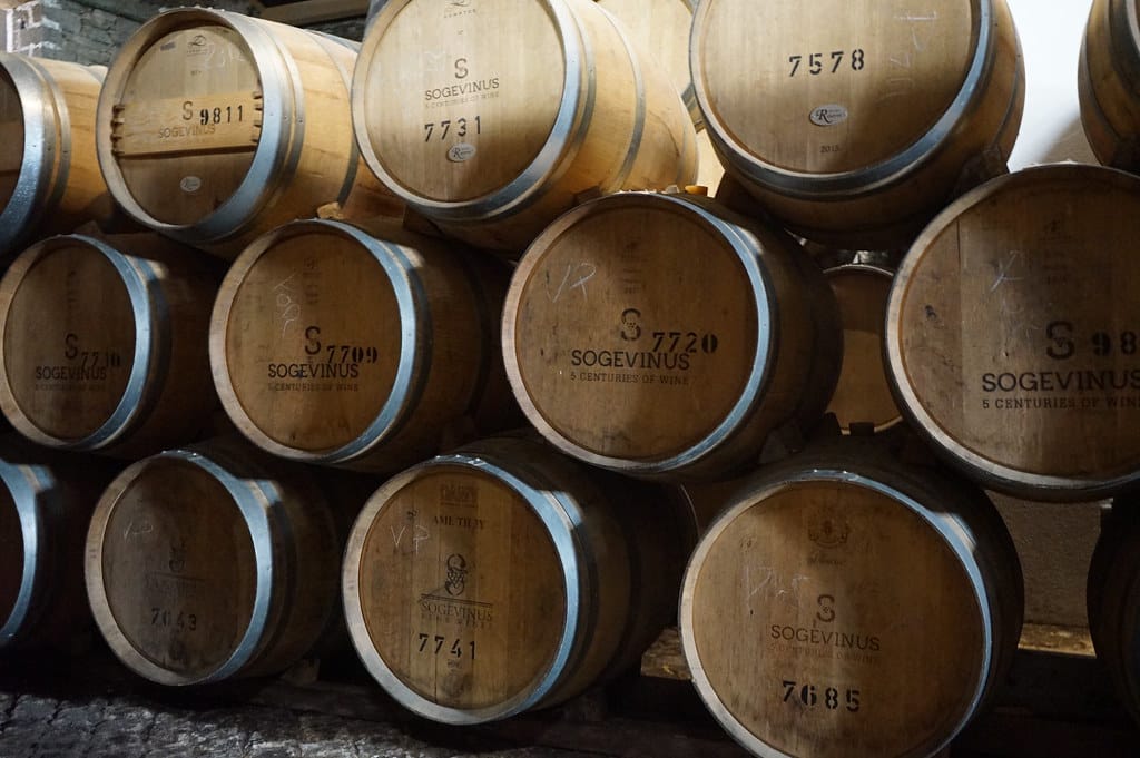 Tonneaux de porto dans une cave de Kopke, Quinta de São Luiz pour être plus précis.