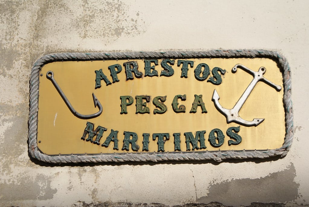 > Ancienne enseigne dans le quartier de Massarelos à Porto.