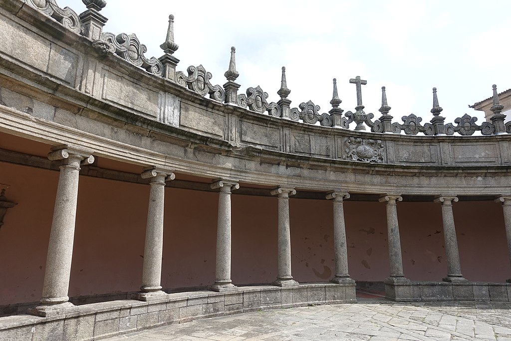 Cloître du monastère Mosteiro da Serra do Pilar - Photo de Joseolgon - Licence ccbysa 4.0