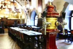 12 meilleures brasseries à Prague où boire une bière locale