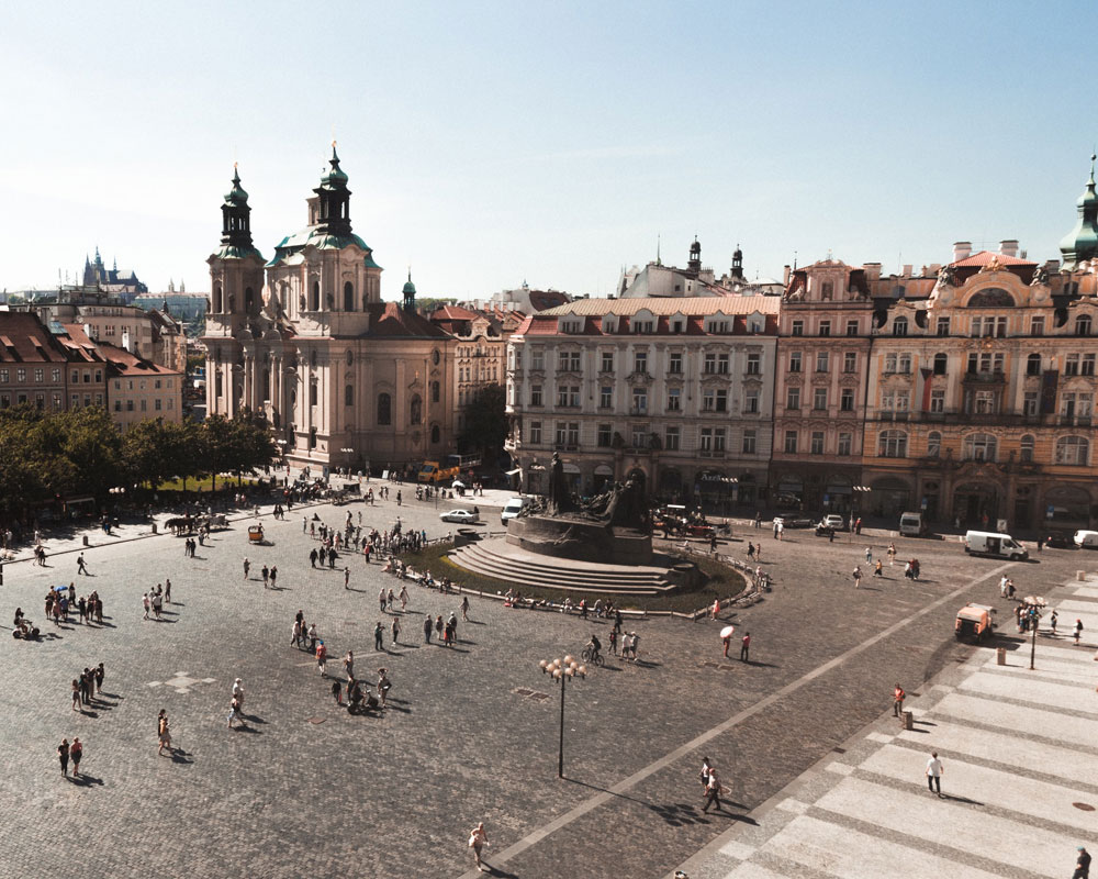 La place de la Vieille Ville de Prague - Photo de Paxton Tomko