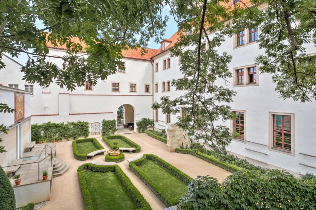 L'Augustine, hotel de luxe élégant à Prague.