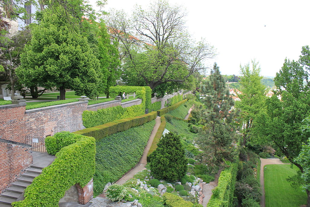 Accès au Chateau de Prague via les jardins dans le quartier de Mala Strana - Photo d'Oyvind Holmstad