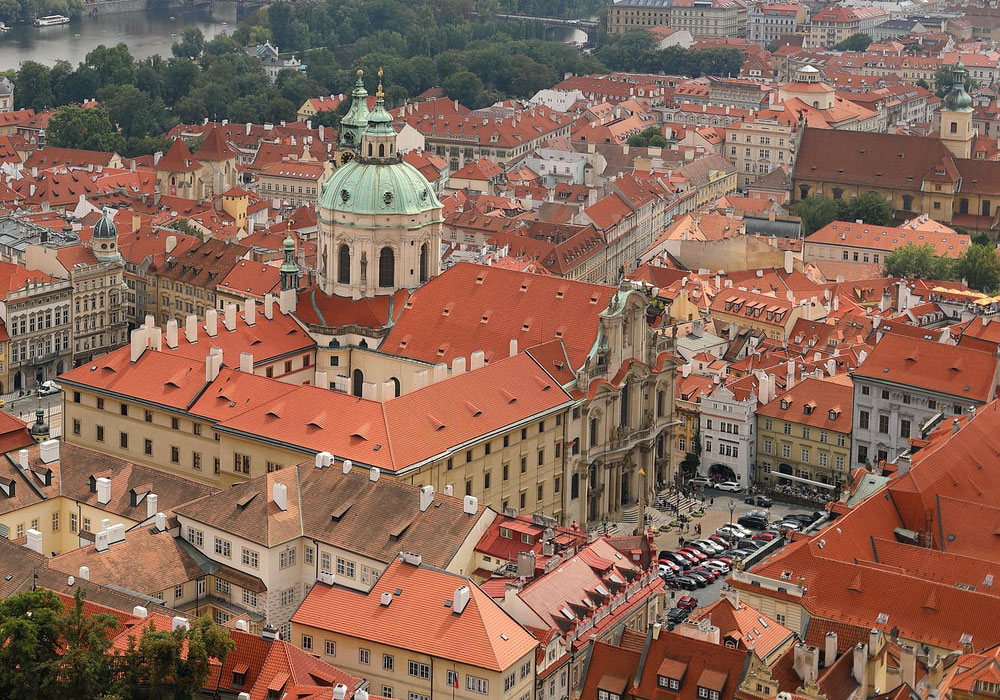 Vue sur le quartier de Mala Strana à Prague - Photo de Maksim Shutov