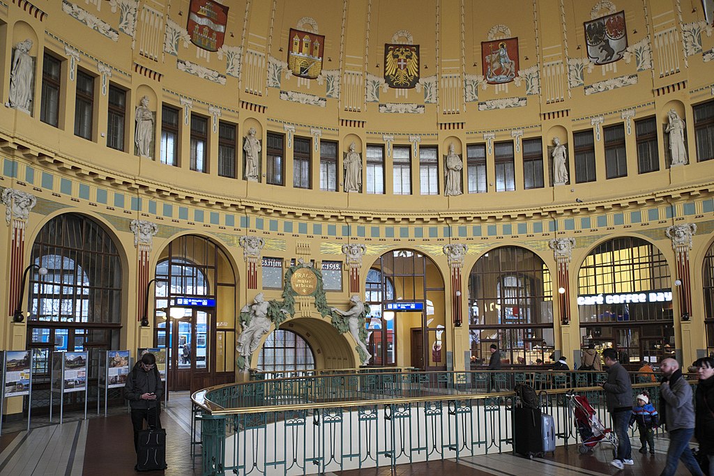 Art Nouveau dans la Gare centrale de Prague - Photo de GFreihalter