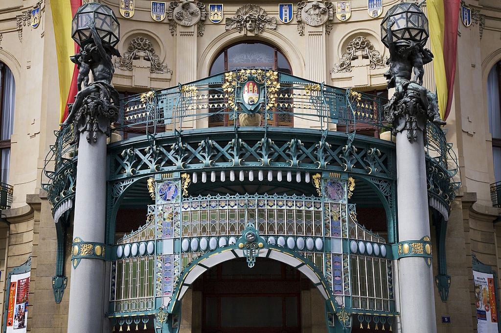 Façade de la Maison de la Municipalité à la limite de la Nouvelle Ville et du centre historique de Prague - Photo de Jorge Royan