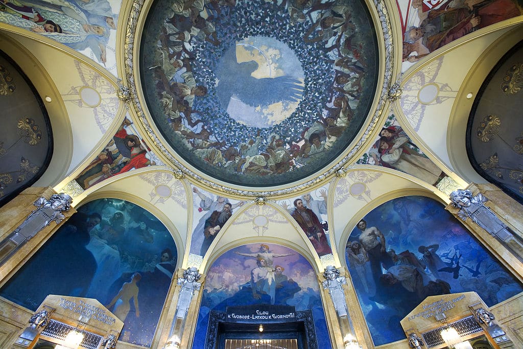 Plafond peint par Mucha de la Maison de la Municipalité à la limite de la Nouvelle Ville et du centre historique de Prague - Photo de Jorge Royan