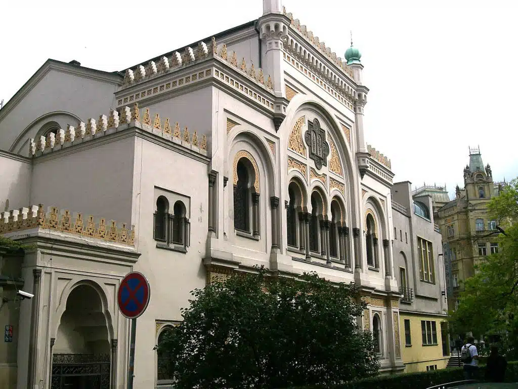 Extérieur de la Synagogue Espagnole de Prague - Photo de Chmee2