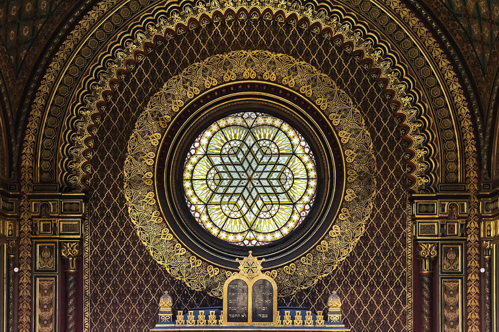 Rosace à l'intérieur de la Synagogue Espagnole de Prague - Photo de Uoaei1