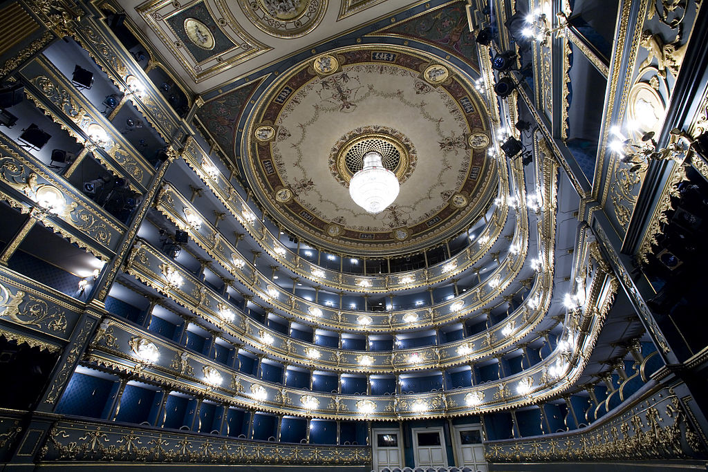 Théâtre Stavovské divadlo dans la vieille ville de Prague - Photo de Jorge Royan