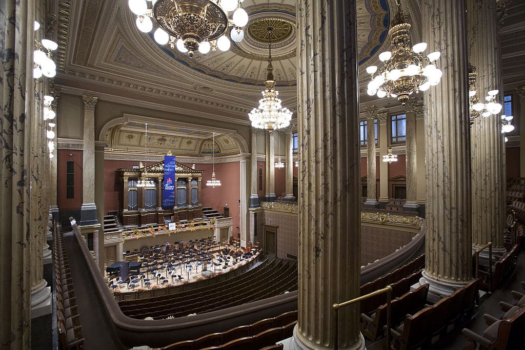 Salle de concerts de musique classique au Rudolfinum dans le centre historique de Prague - Photo de Jorge Royan