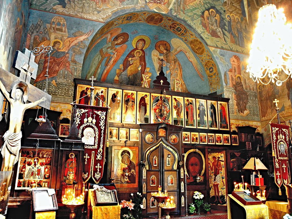 Eglise orthodoxe dans le cimetière Olšany dans le quartier de Zizkov à Prague - Photo de vitvit