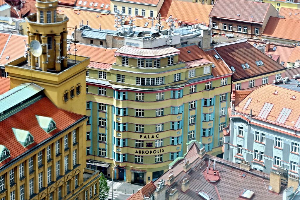 Centre culturel Akropolis dans le quartier de Zizkov à Prague - Photo de VitVit