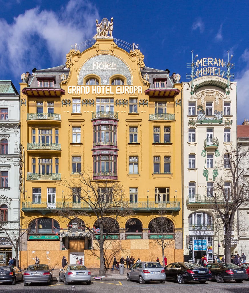 Lire la suite à propos de l’article Place Venceslas à Prague : Symbole de l&rsquo;indépendance tchèque