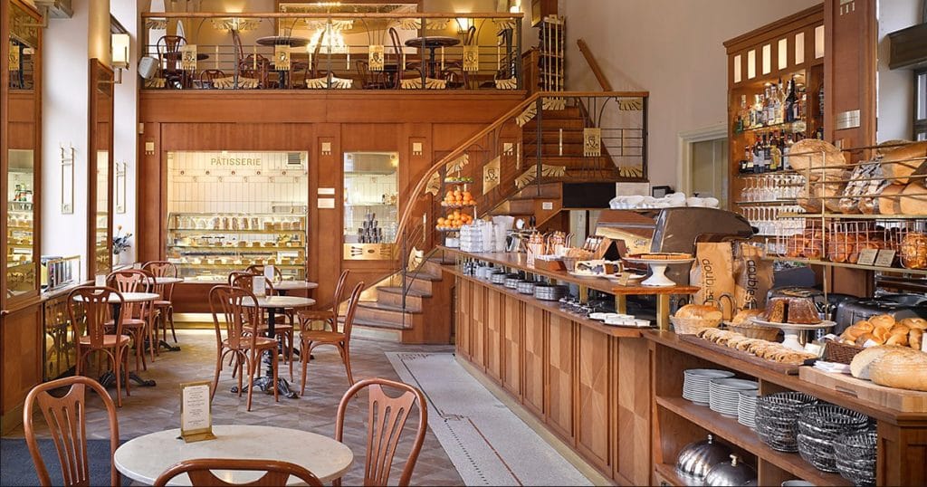 Lire la suite à propos de l’article Café Savoy à Prague, café et restaurant au charme d&rsquo;antan [Mala Strana]