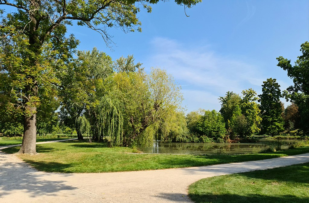 Dans le parc à l'anglaise de Stromovka dans le quartier de Holesovice à Prague - Photo de Ricardalovesmonuments