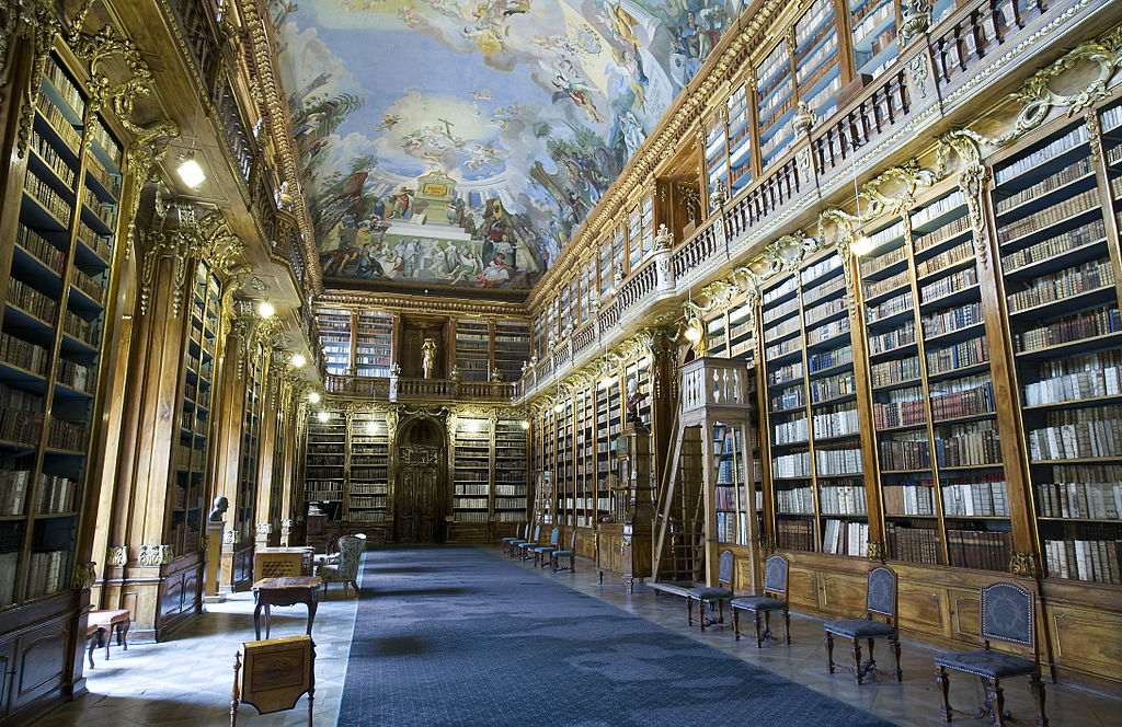 Dans la bibliotheque philosophique du monastère de Strahov, quartier de Hradcany à Prague. Photo de Jorge Royan