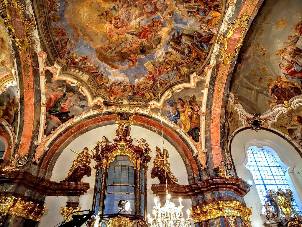 Notre Dame de Lorette dans le quartier de Hradcany à Prague - Photo de VitVit