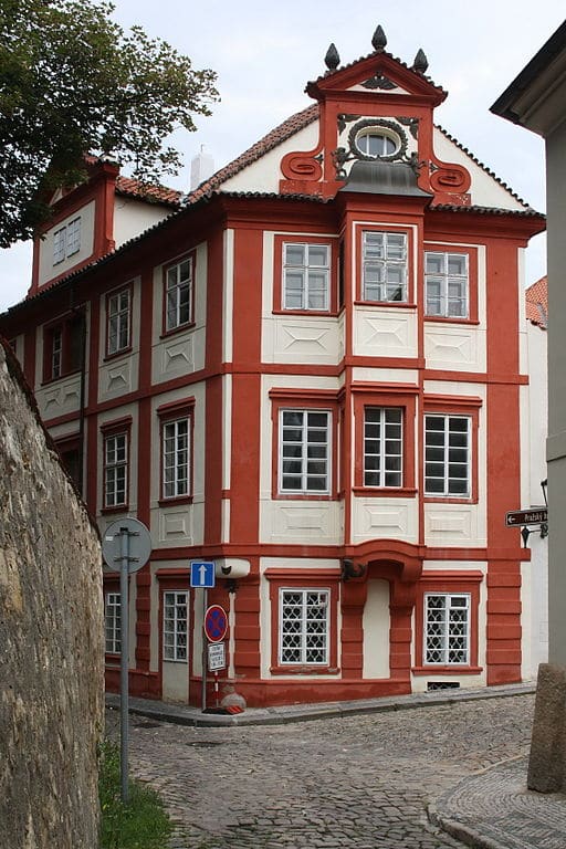 Dans le mini-quartier de Novy Svet près du château de Prague - Photo de Gambe