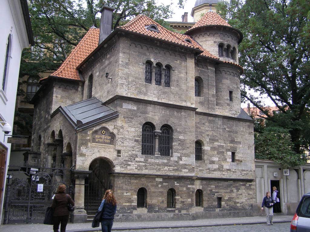 Extérieur de la Synagogue Klausova à Prague - Photo de Michal Kmínek