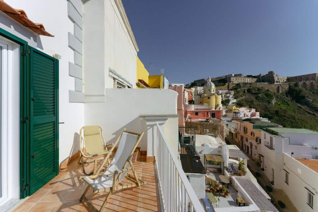 Balcon terrasse de l'appartement hotel Torretta Corricella - Punta dei Monaci à Procida.